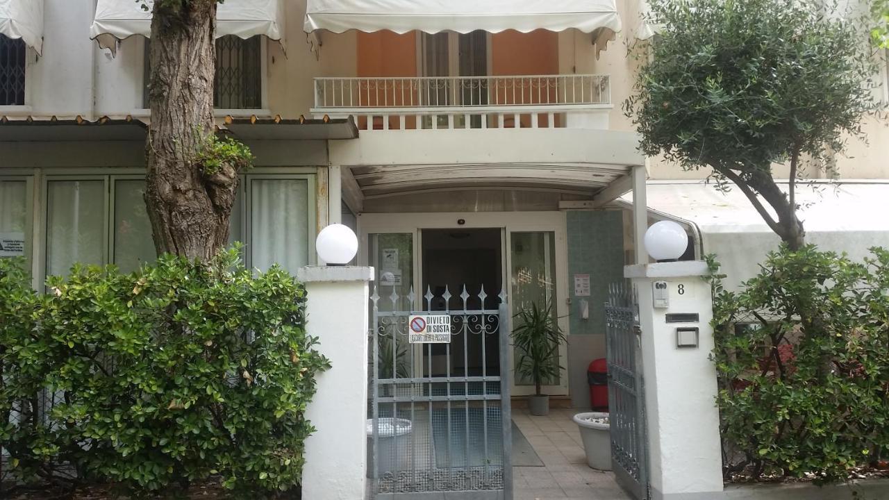 Hotel Manolita Rimini Exterior foto