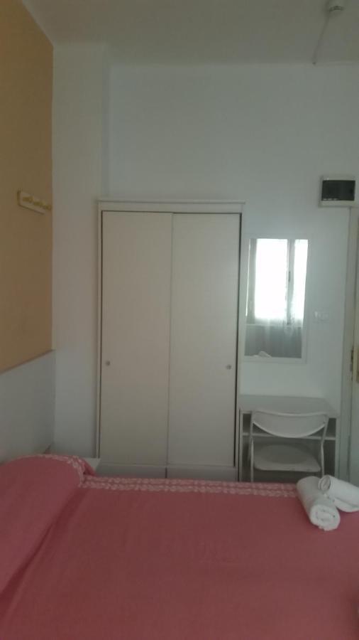 Hotel Manolita Rimini Exterior foto
